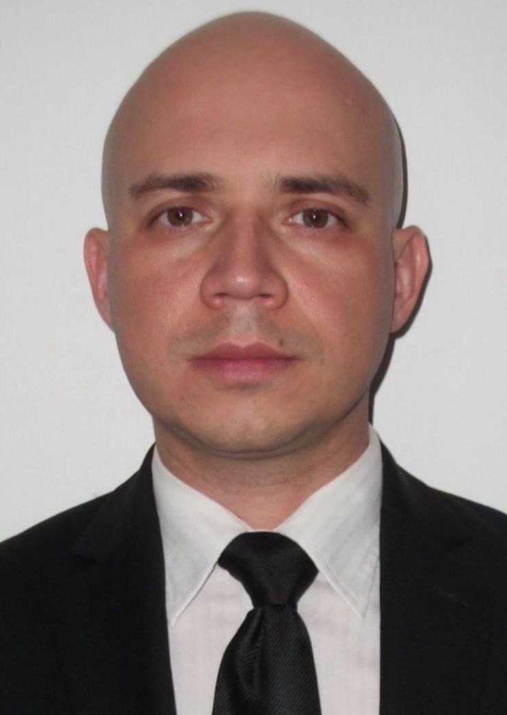 Imagen de DR. ROBERTO JHAYRO